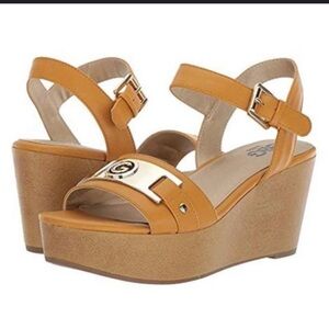 GBG Los Angeles Guess yellow wedge sandals NIB 9M